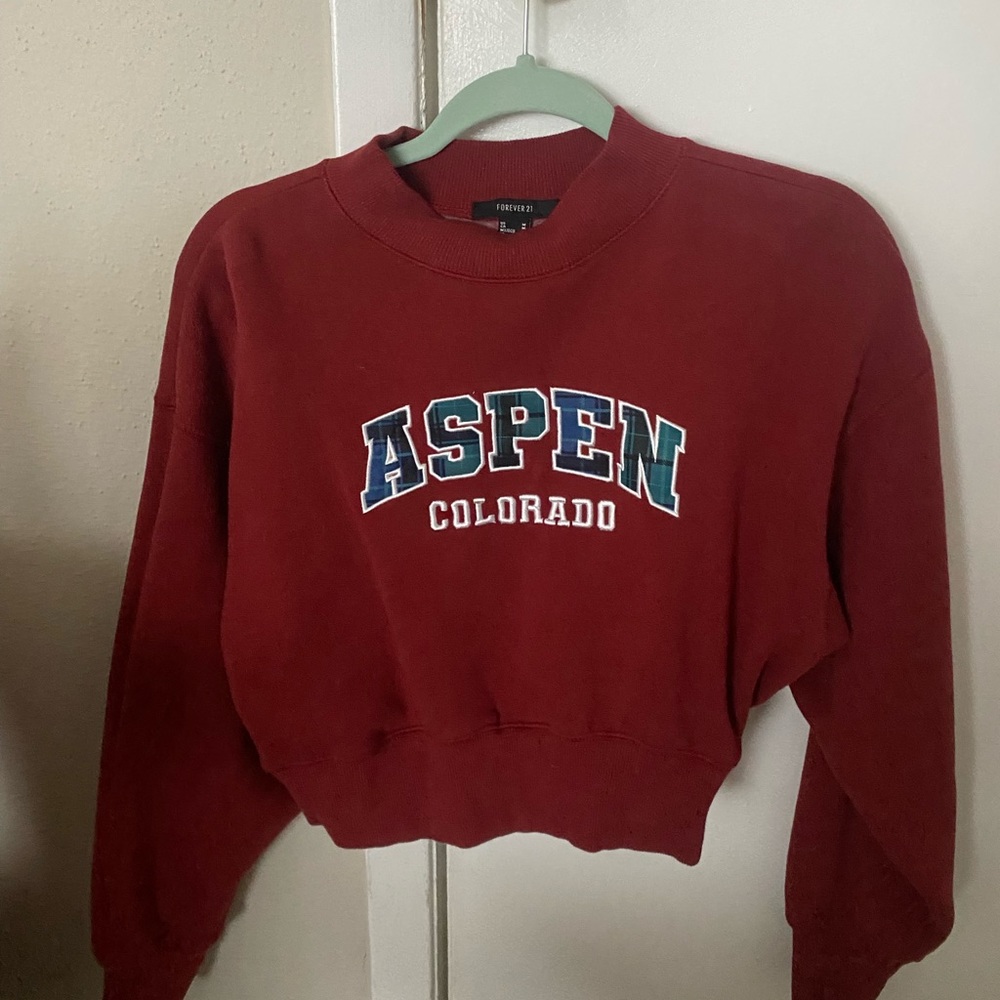 Cropped red sweatshirt
